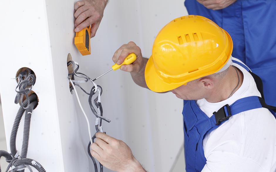 je recherche un électricien Paris